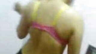 Langbenige blonde bl ...